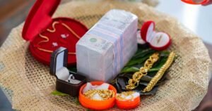 gambar mahar uang dan perhiasan emas
