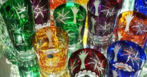 gelas warna warni unik cocok untuk dijadikan souvenir pernikahan